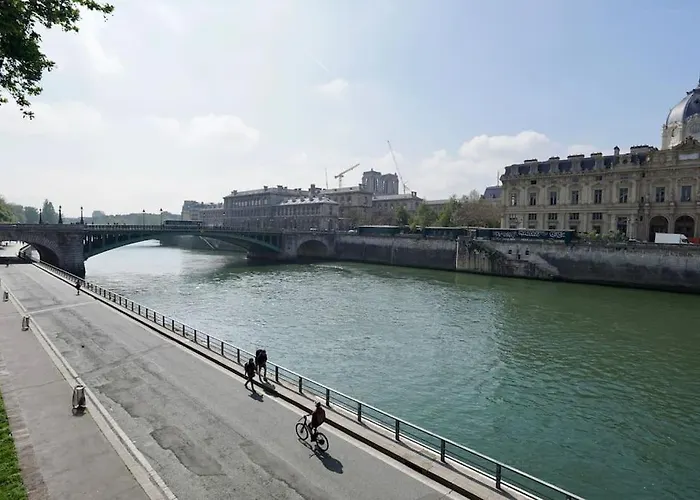 Апартаменты Sunny Notre Dame